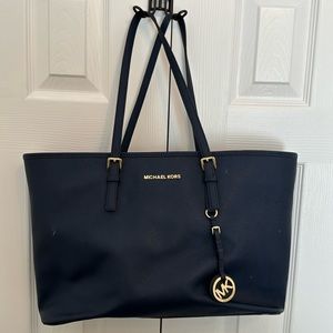 Michael Kors Navy Jet set tote